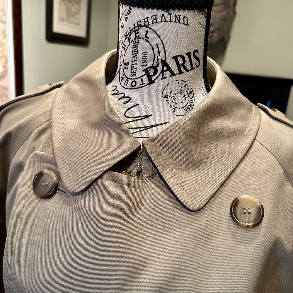 BURBERRY | Double-Breasted Trench Coat with Removable Liner - Picture 3 of 12